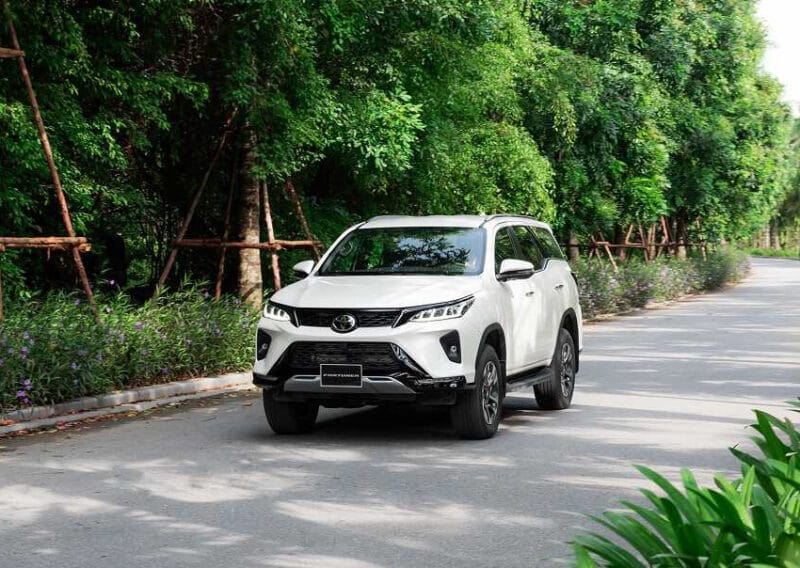 Thuê xe Fortuner - Ảnh 1
