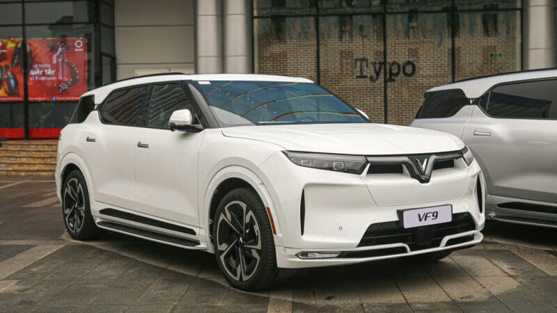 Thuê xe VF9 - Ảnh 1