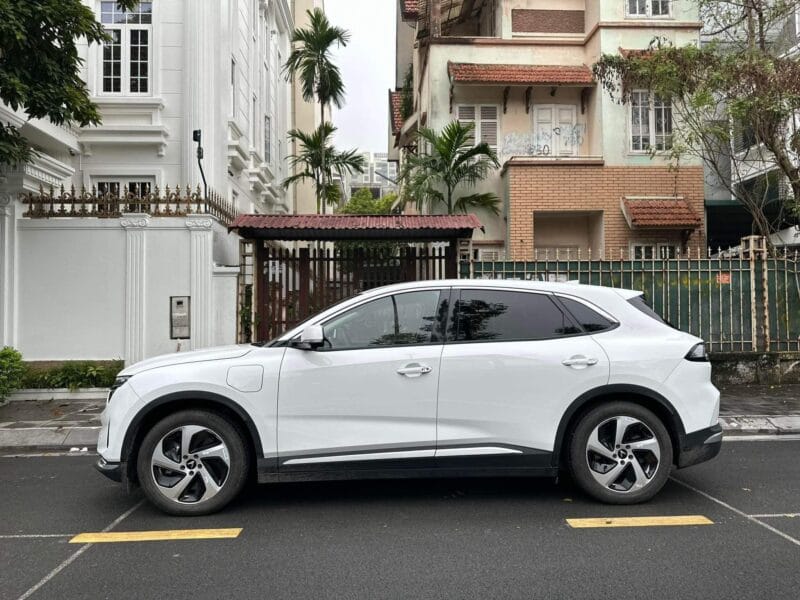 Thuê xe VF8 - Ảnh 1